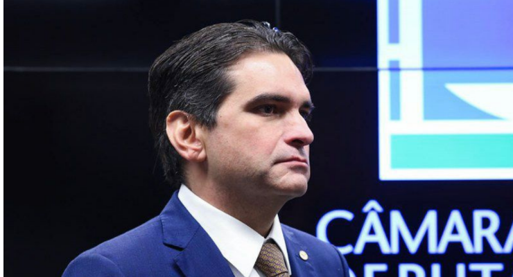 PL de Murilo Galdino que garante acompanhante em exame de direção para pessoas com TEA e Down avança e é aprovado em Comissão